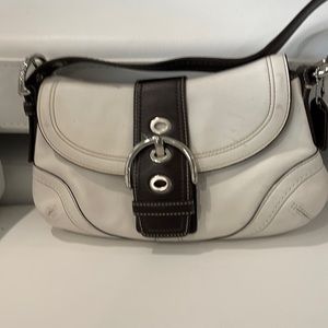 Dooney & Bourke leather shoulder bag